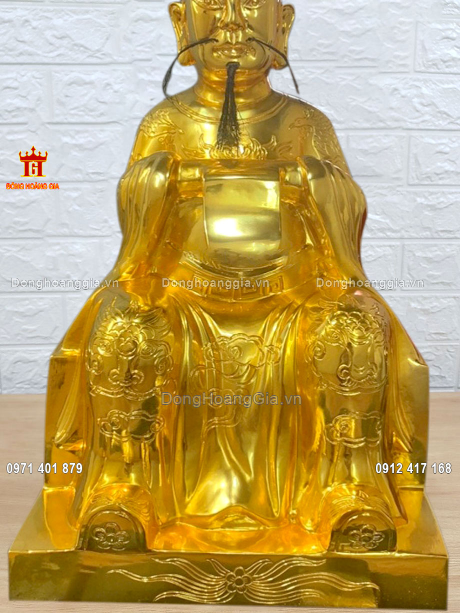 Từng đường nét trên bức tượng được chạm khắc tỉ mỉ và tinh xảo